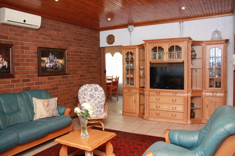 3 Bedroom Property for Sale in Fichardt Park Free State